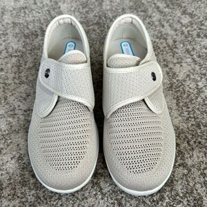 Youyun Women's Diabetic Shoes with Velcro 8